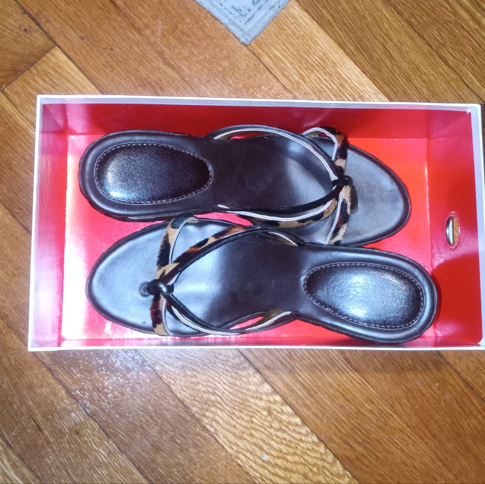 Mila Paoli Shoes Made In Italy  Size 8 new with minor flaw on sole